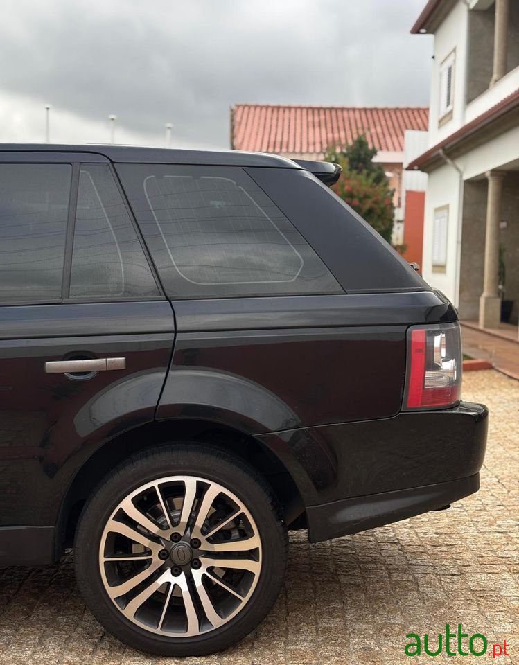 2009' Land Rover Range Rover Sport photo #4