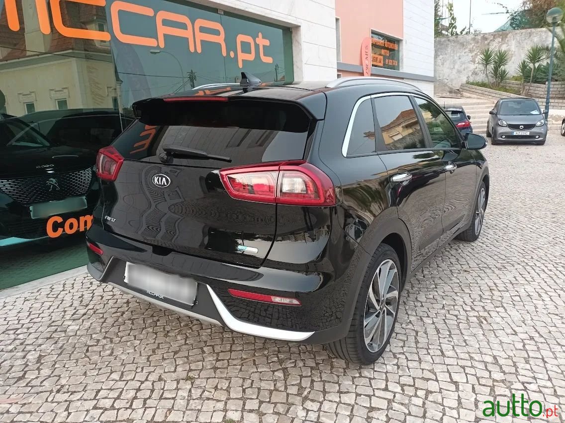 2019' Kia Niro photo #4