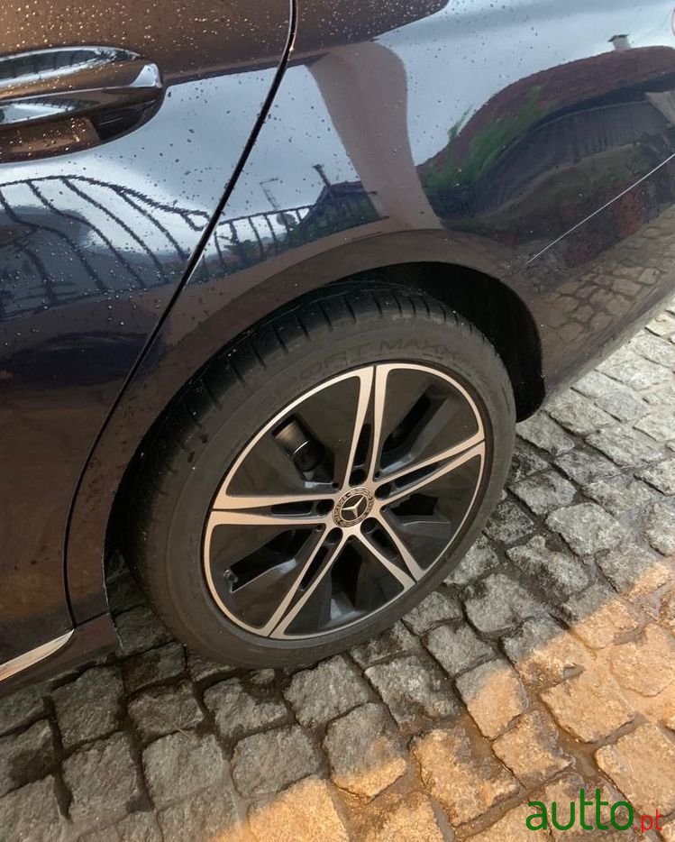 2019' Mercedes-Benz Classe C photo #5