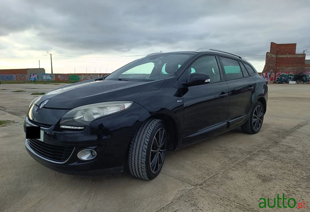 2012' Renault Megane Sport Tourer photo #3