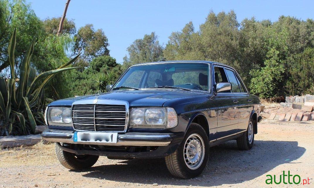 1977' Mercedes-Benz 300 300 D photo #1