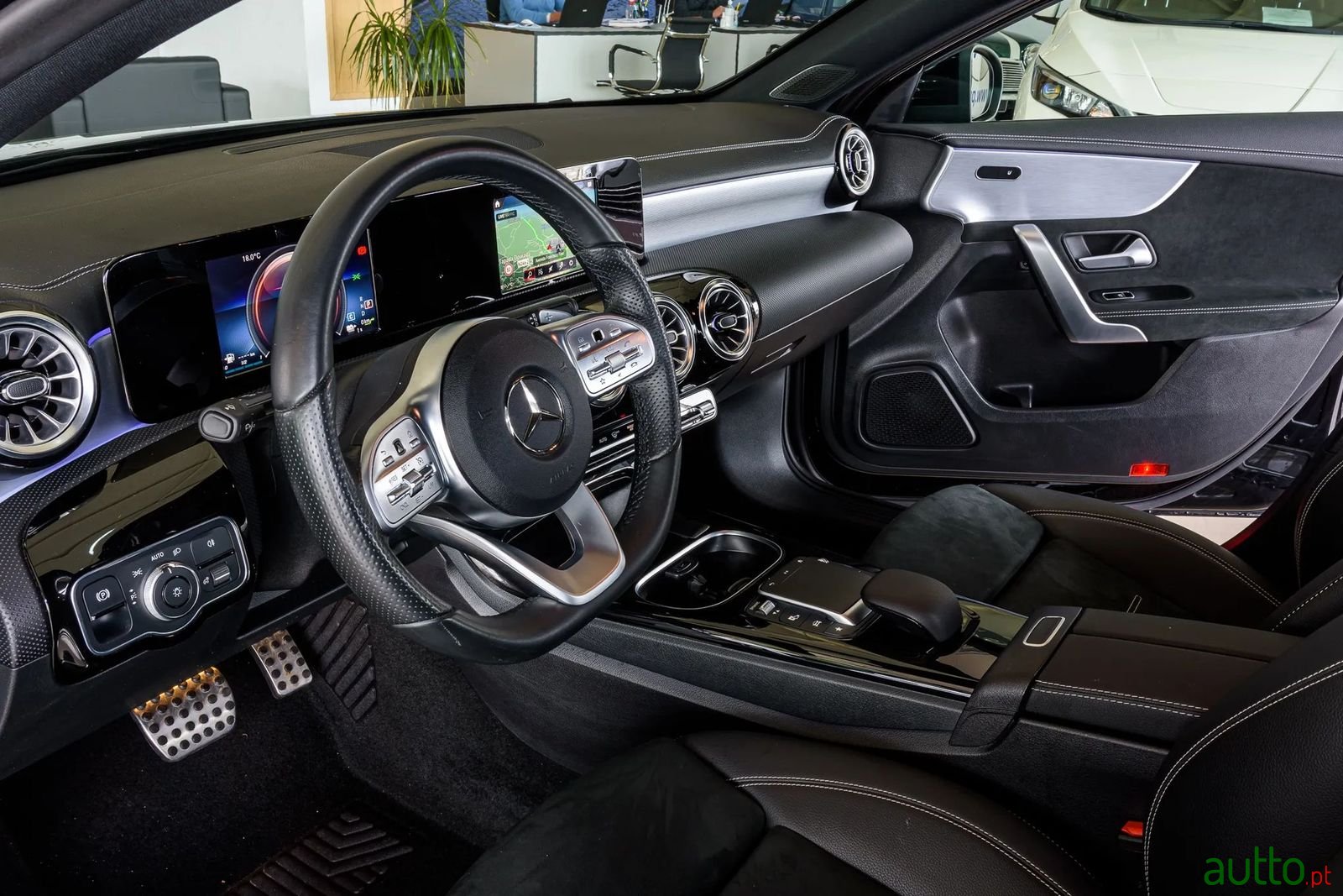 2021' Mercedes-Benz A-250 Limousine photo #6