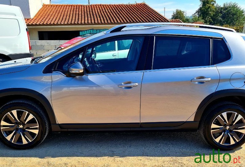 2018' Peugeot 2008 photo #3