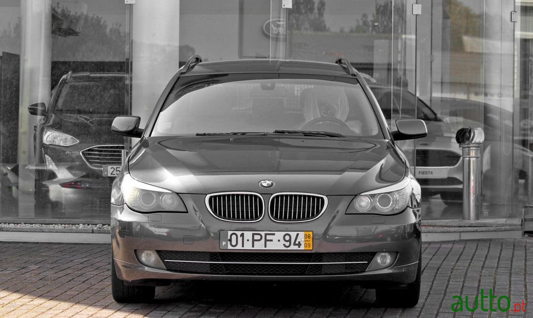 2008' BMW 520 Touring photo #2
