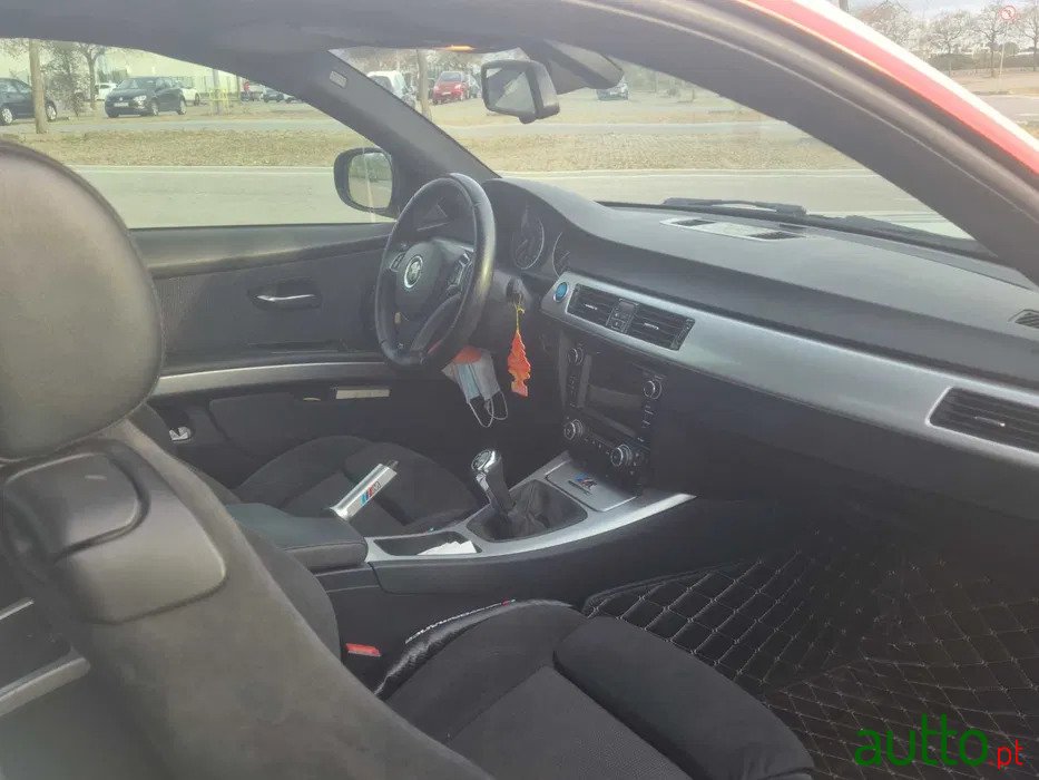 2010' BMW 320 photo #4