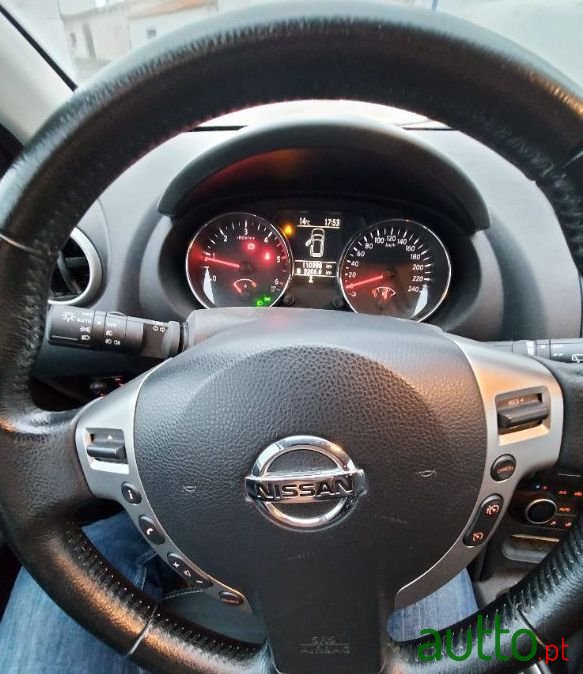 2011' Nissan Qashqai Sport photo #1