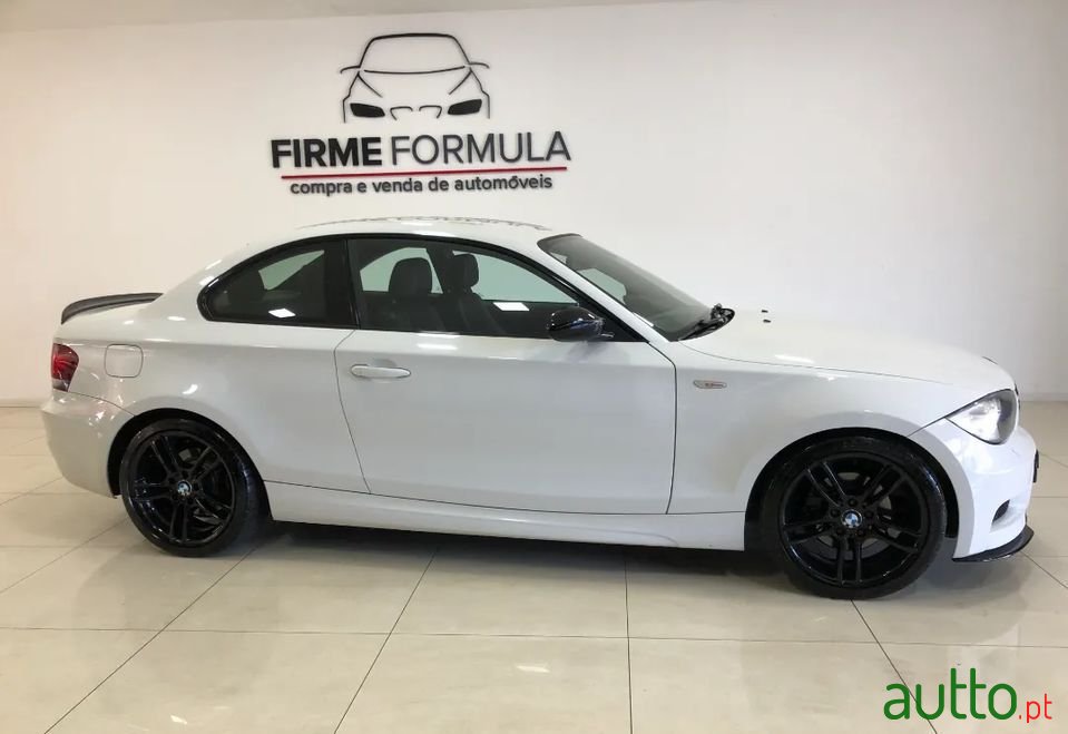 2009' BMW 120 photo #5