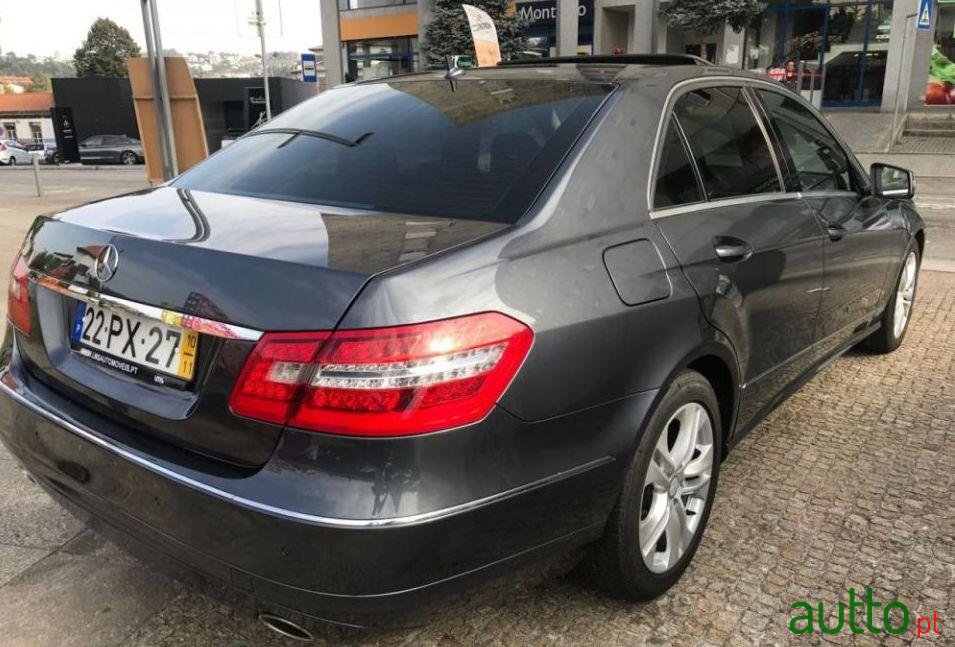 2010' Mercedes-Benz E-350 photo #2