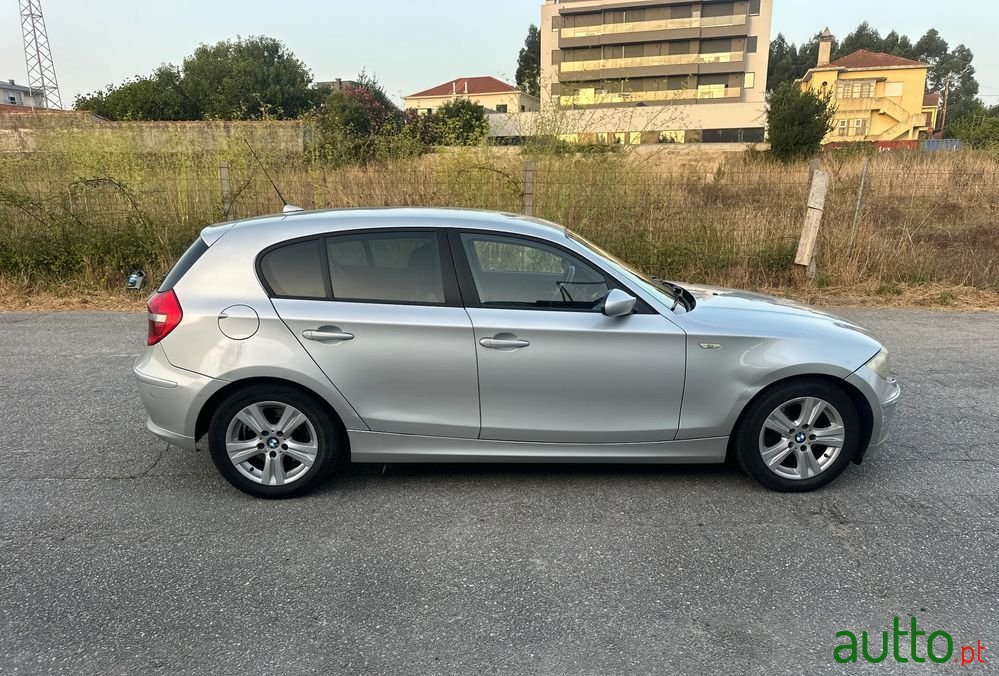 2008' BMW Série 1 D photo #2