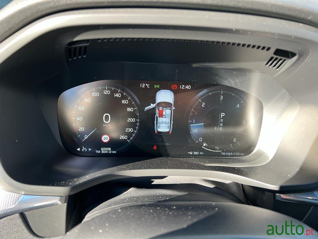 2019' Volvo XC60 photo #5