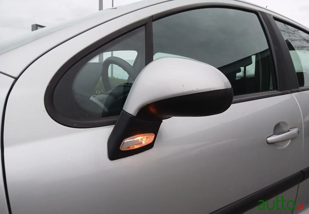 2007' Peugeot 207 1.4 16V Open photo #5