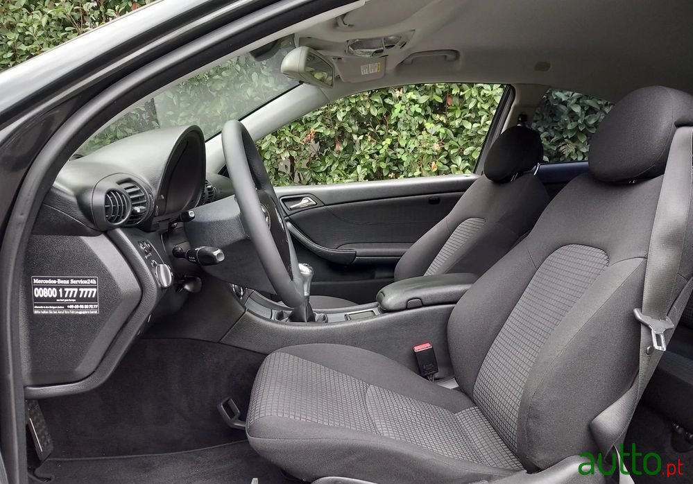 2006' Mercedes-Benz Classe C photo #6