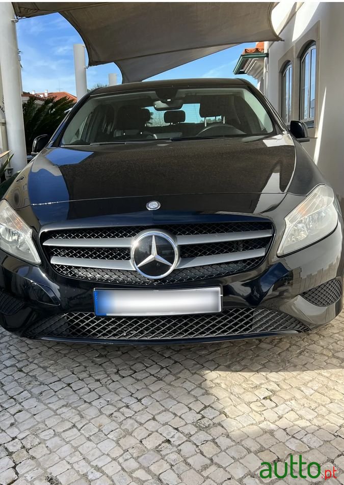 2015' Mercedes-Benz Classe A photo #2