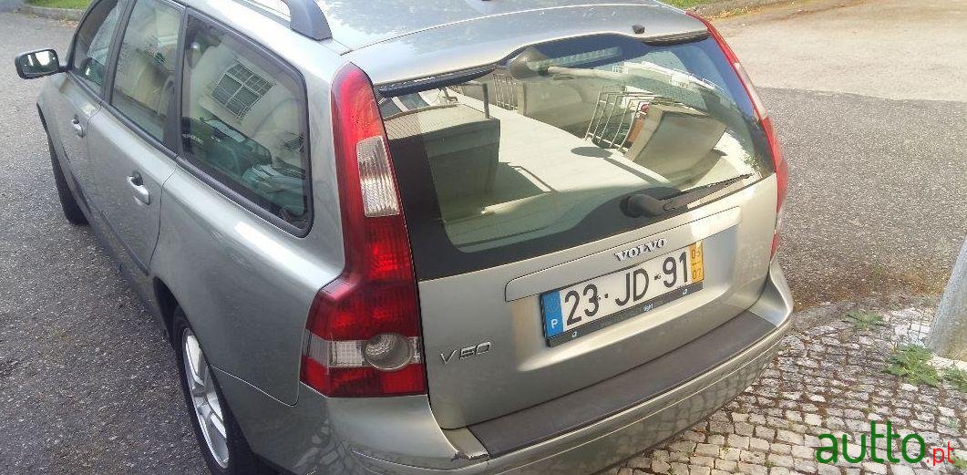 2005' Volvo V50 photo #1