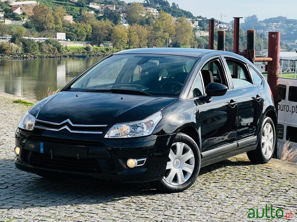 2010' Citroen C4 photo #5
