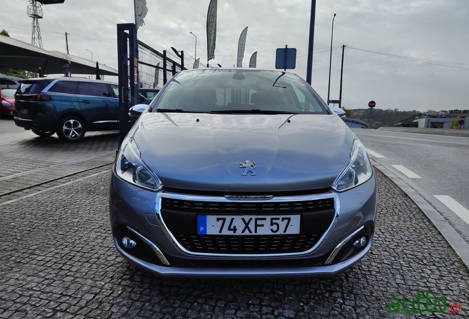 2019' Peugeot 208 photo #3