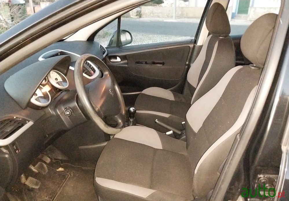 2009' Peugeot 207 1.4 16V Active photo #5