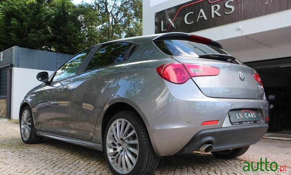 2018' Alfa Romeo Giulietta photo #6