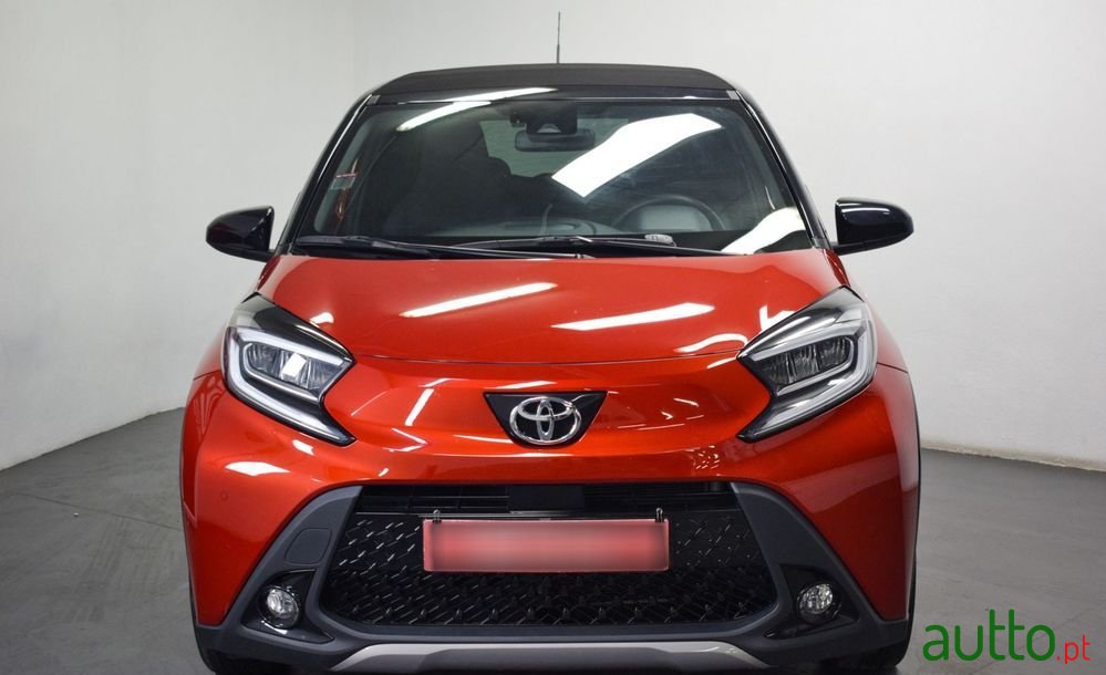2022' Toyota Aygo X 1.0 Envy photo #2