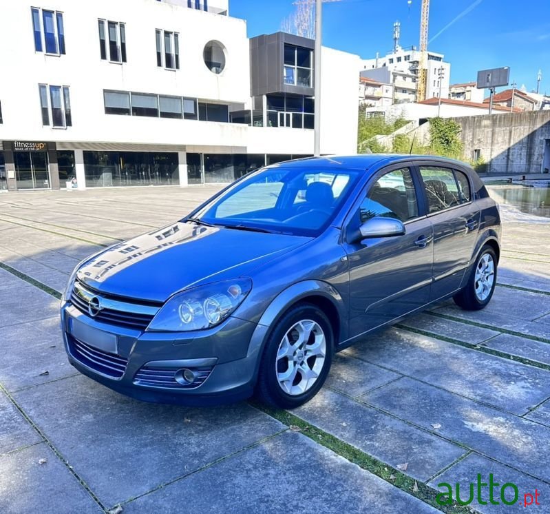2006' Opel Astra photo #4