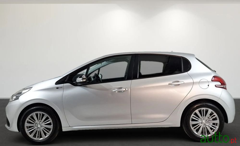 2016' Peugeot 208 photo #6