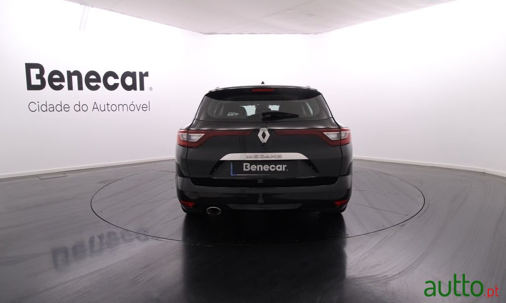 2017' Renault Megane Sport Tourer photo #4