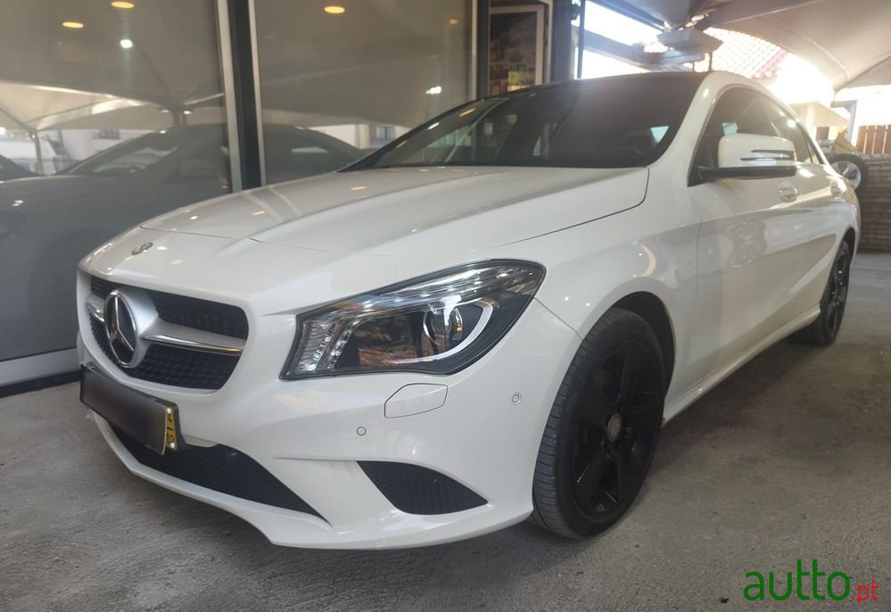 2014' Mercedes-Benz CLA 200 Cdi Urban photo #3