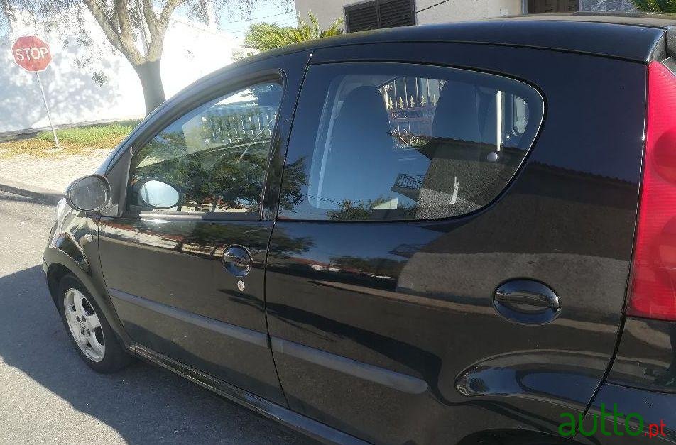 2008' Peugeot 107 Trendy photo #1