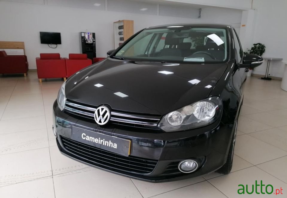 2010' Volkswagen Golf photo #1