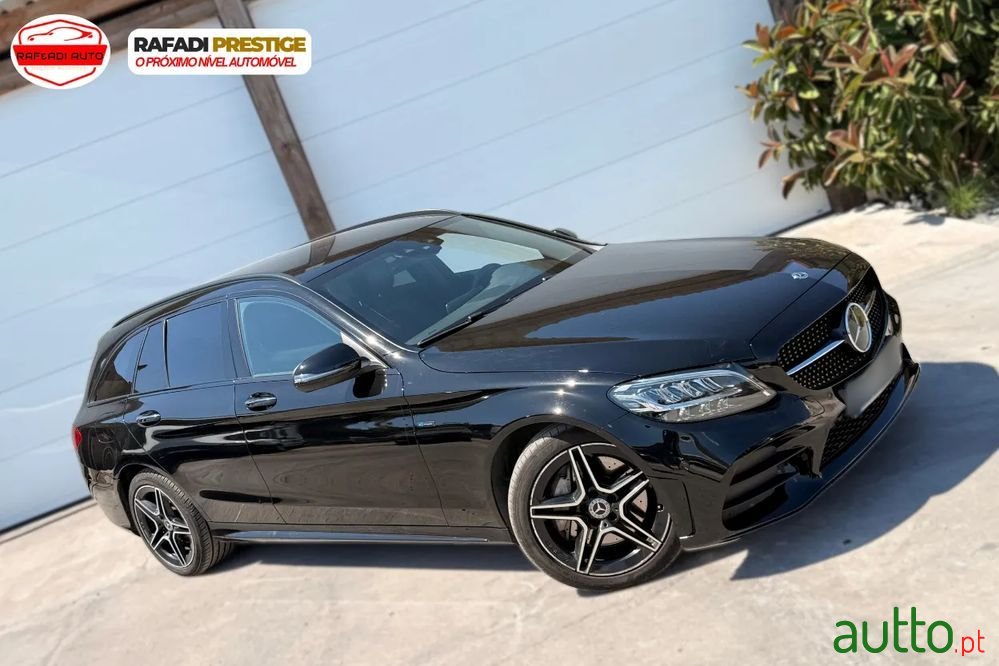 2020' Mercedes-Benz Classe C photo #2