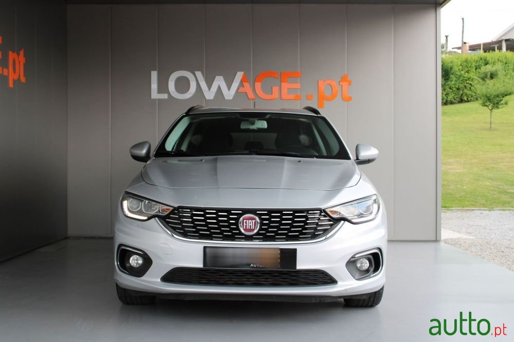 2020' Fiat Tipo Station Wagon photo #5
