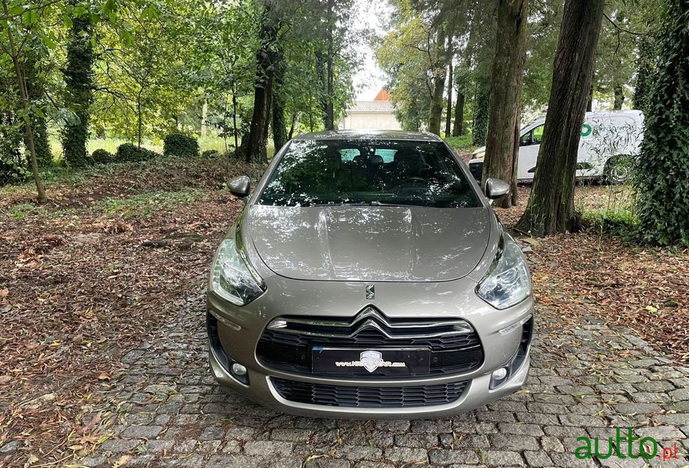 2012' Citroen DS5 photo #3