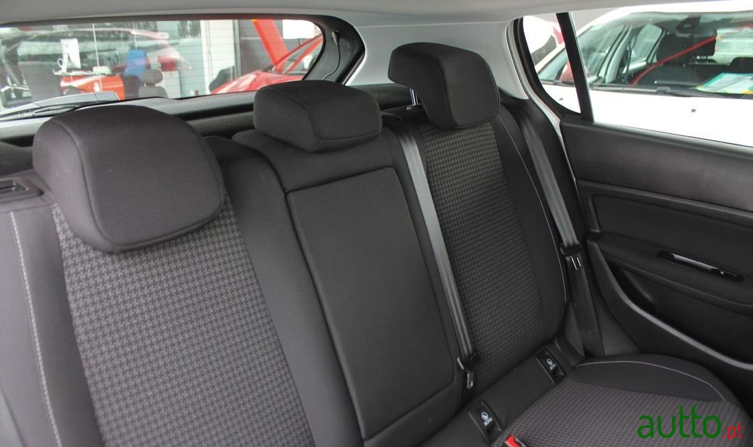 2018' Peugeot 308 photo #5