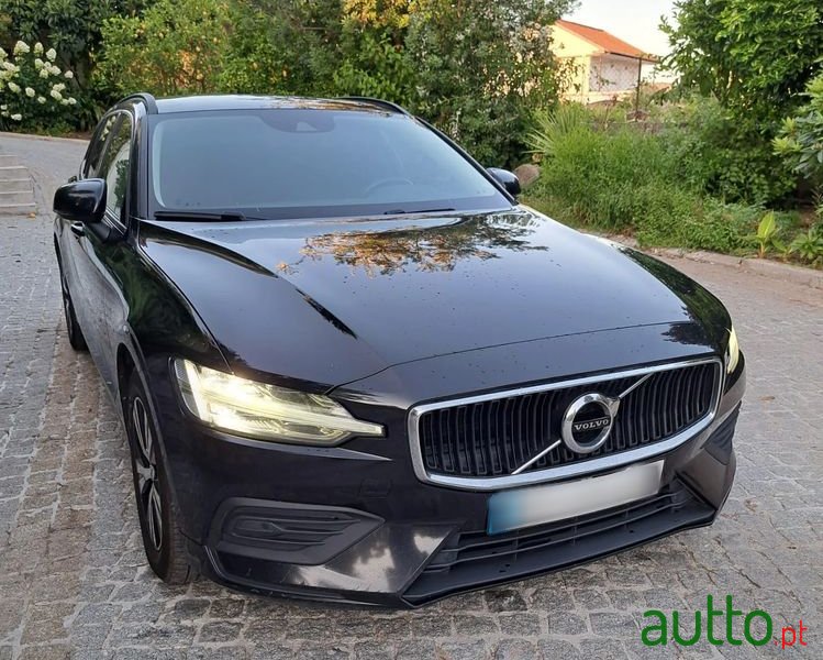 2019' Volvo V60 2.0 D3 photo #4