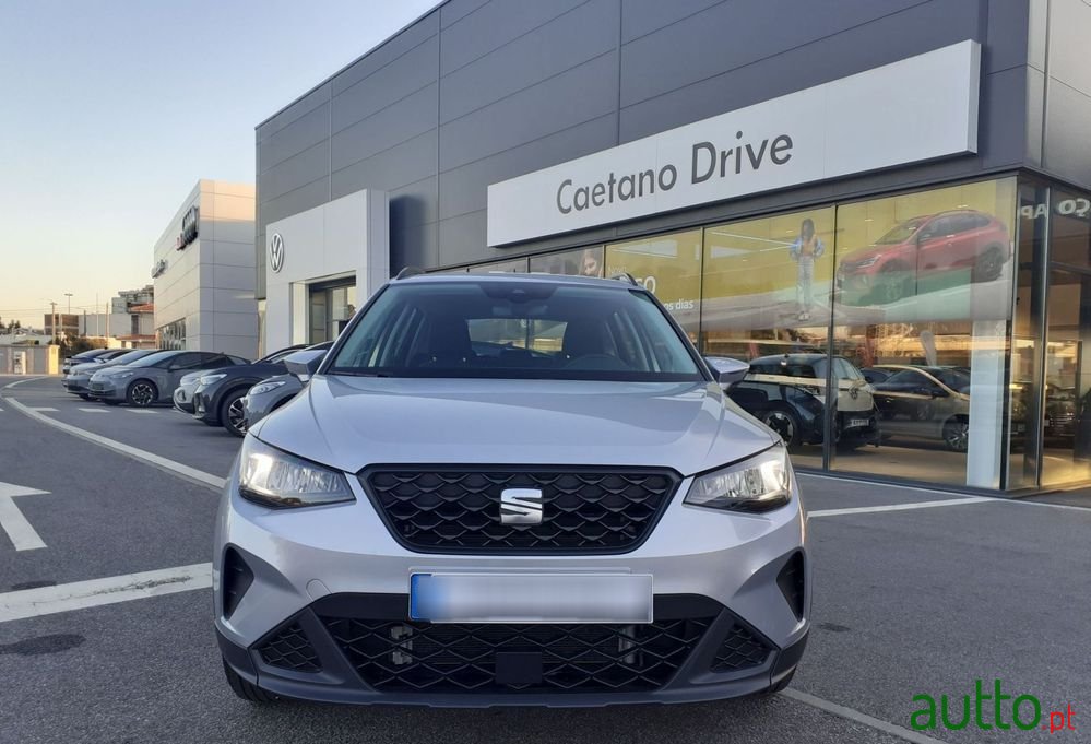 2022' SEAT Arona 1.0 Tsi Style photo #5