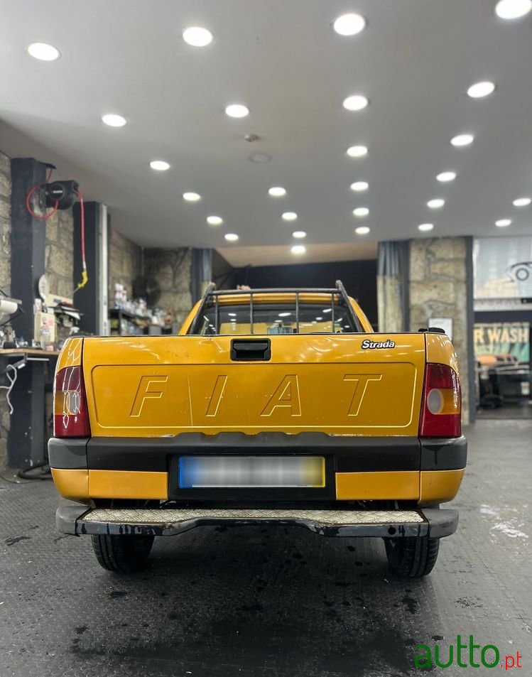 2002' Fiat Strada photo #4