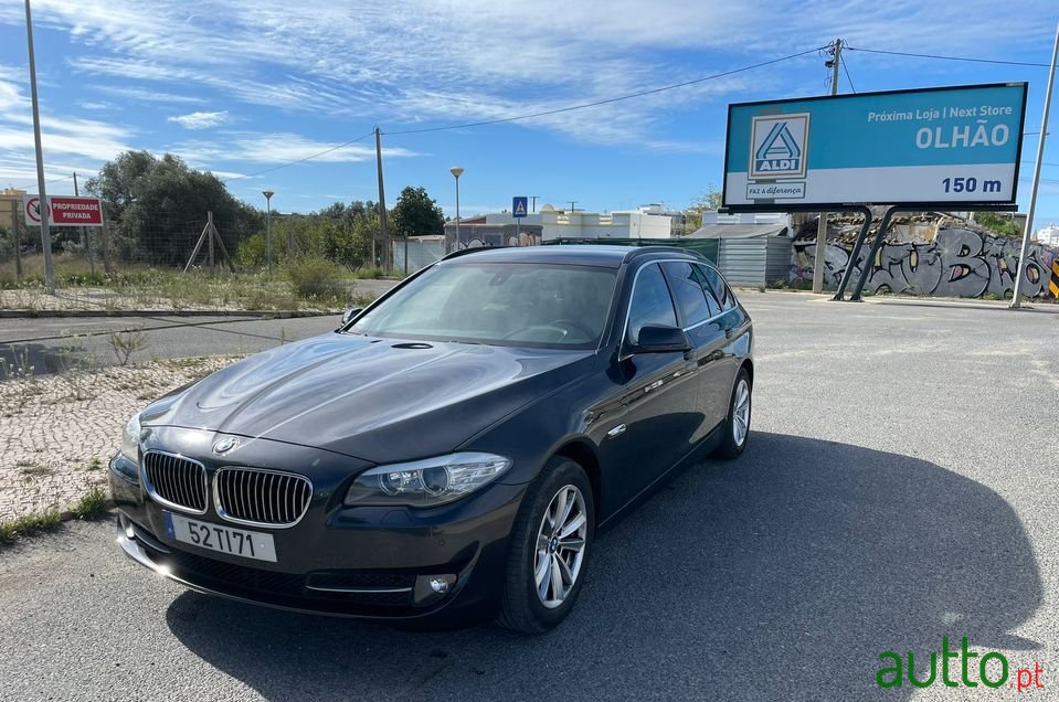 2012' BMW 520 photo #6