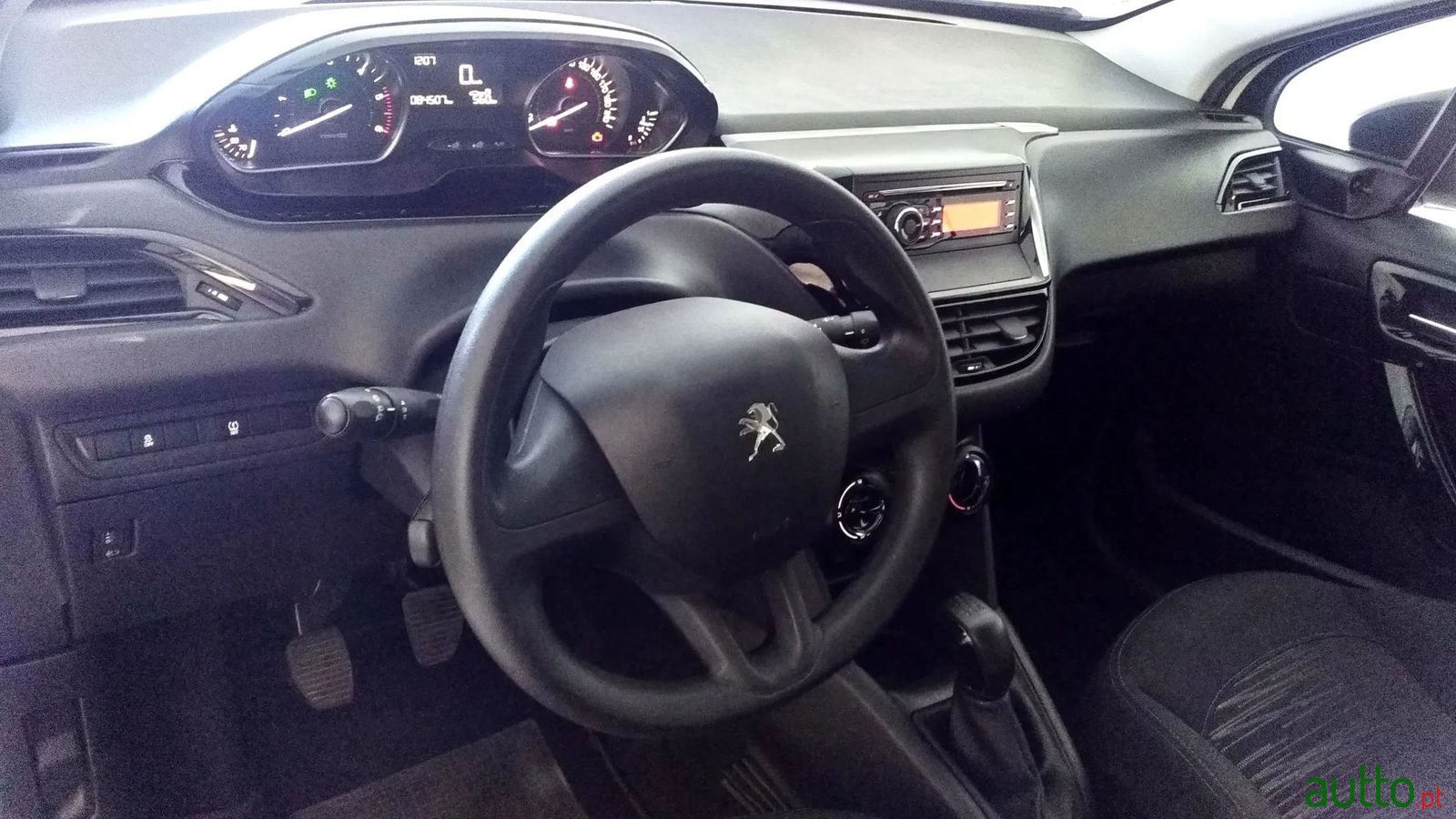 2018' Peugeot 208 photo #6