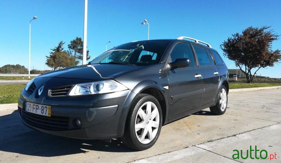 2008' Renault Megane Break photo #3