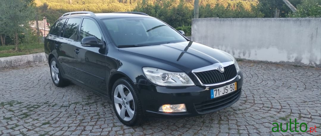 2010' Skoda Octavia Break photo #1