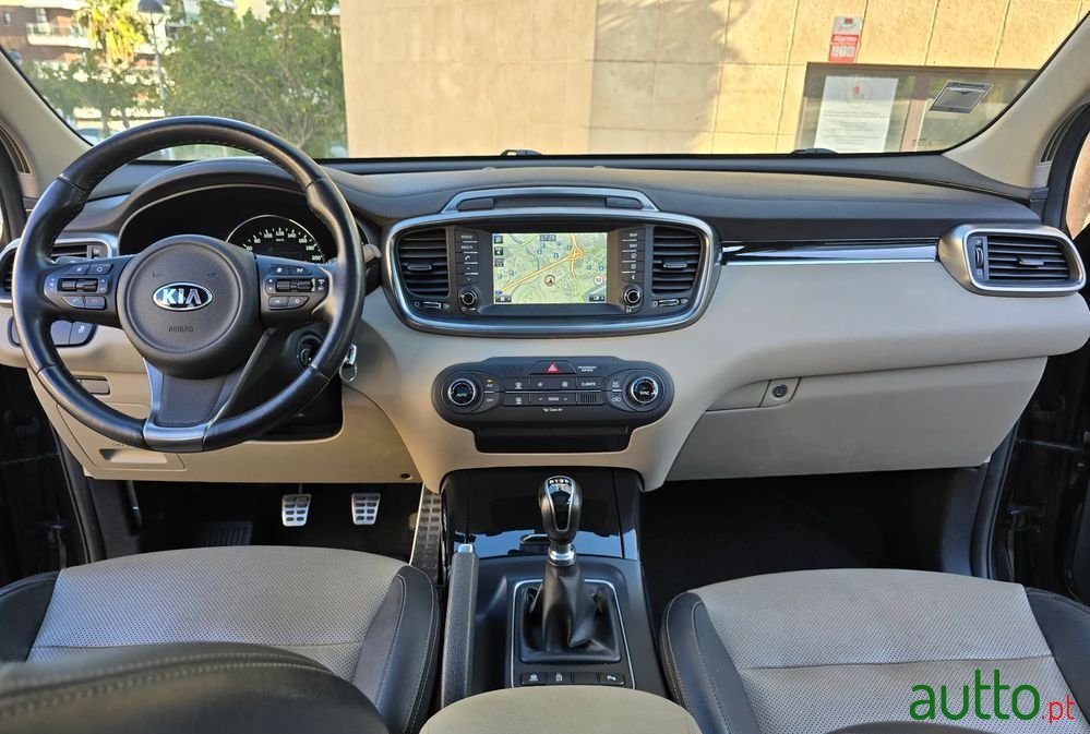 2016' Kia Sorento 2.2 Crdi Tx Top photo #5