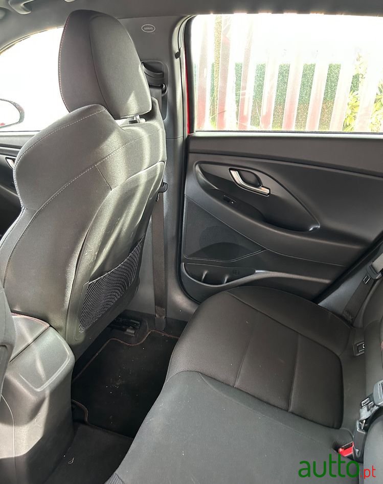 2021' Hyundai i30 photo #2