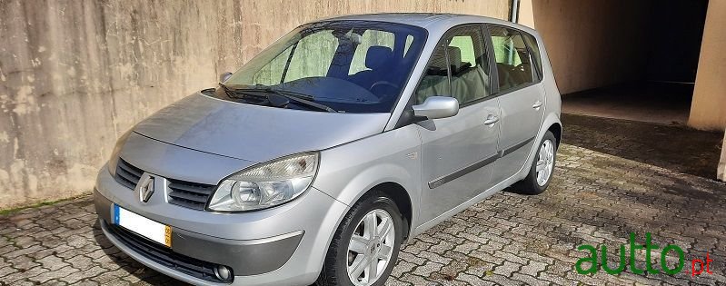 2005' Renault Scenic photo #1
