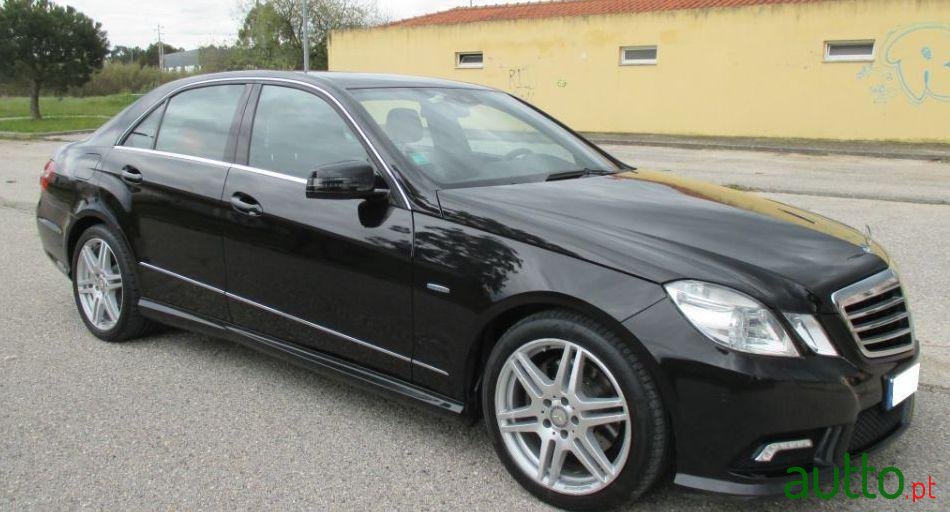 2010' Mercedes-Benz E-250 photo #2