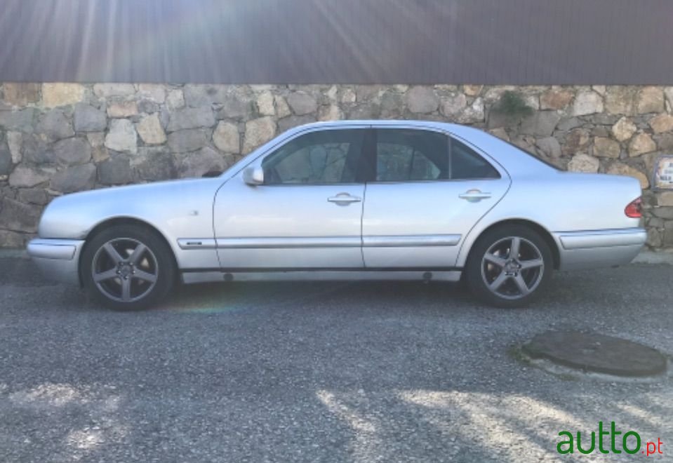 1999' Mercedes-Benz E-200 photo #4