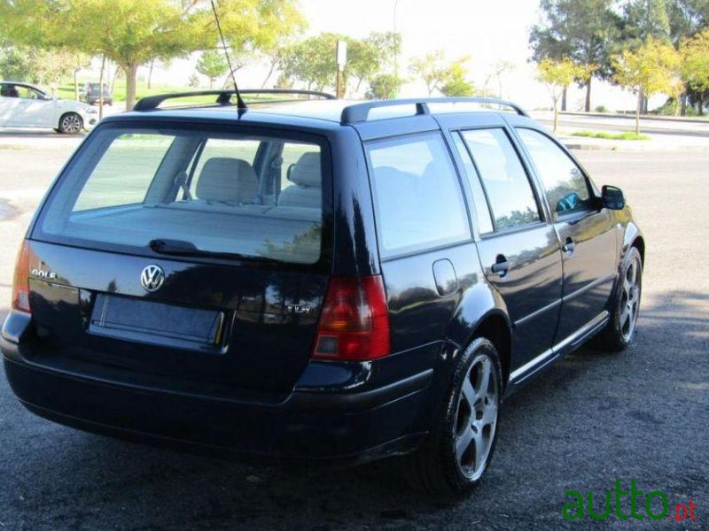 2002' Volkswagen Golf Variant photo #1