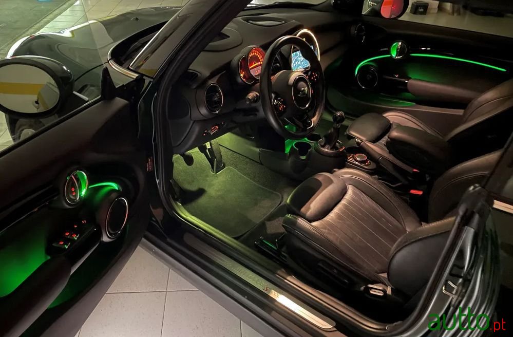 2015' MINI Cabrio photo #6