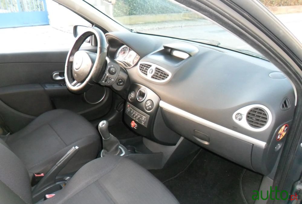 2007' Renault Clio photo #4