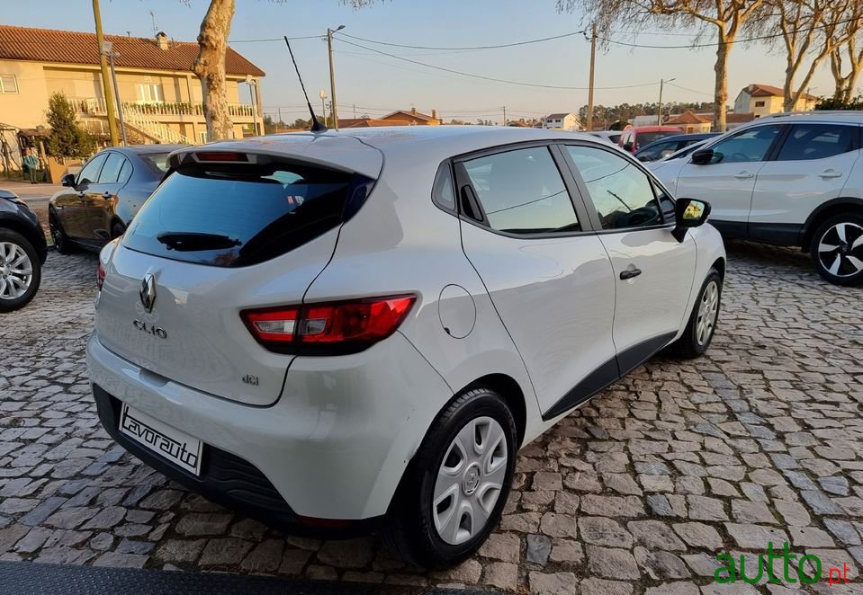 2016' Renault Clio photo #6