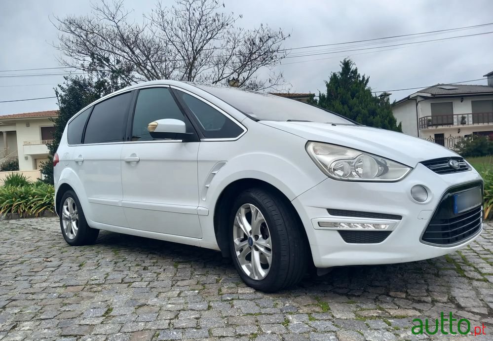 2010' Ford S-Max photo #1